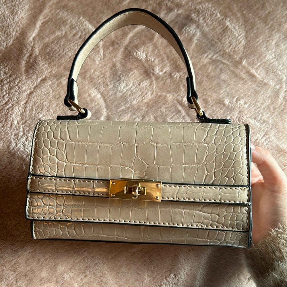 Pre-Loved Mini Cream Purse